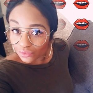 Meet your Posher, Noemi